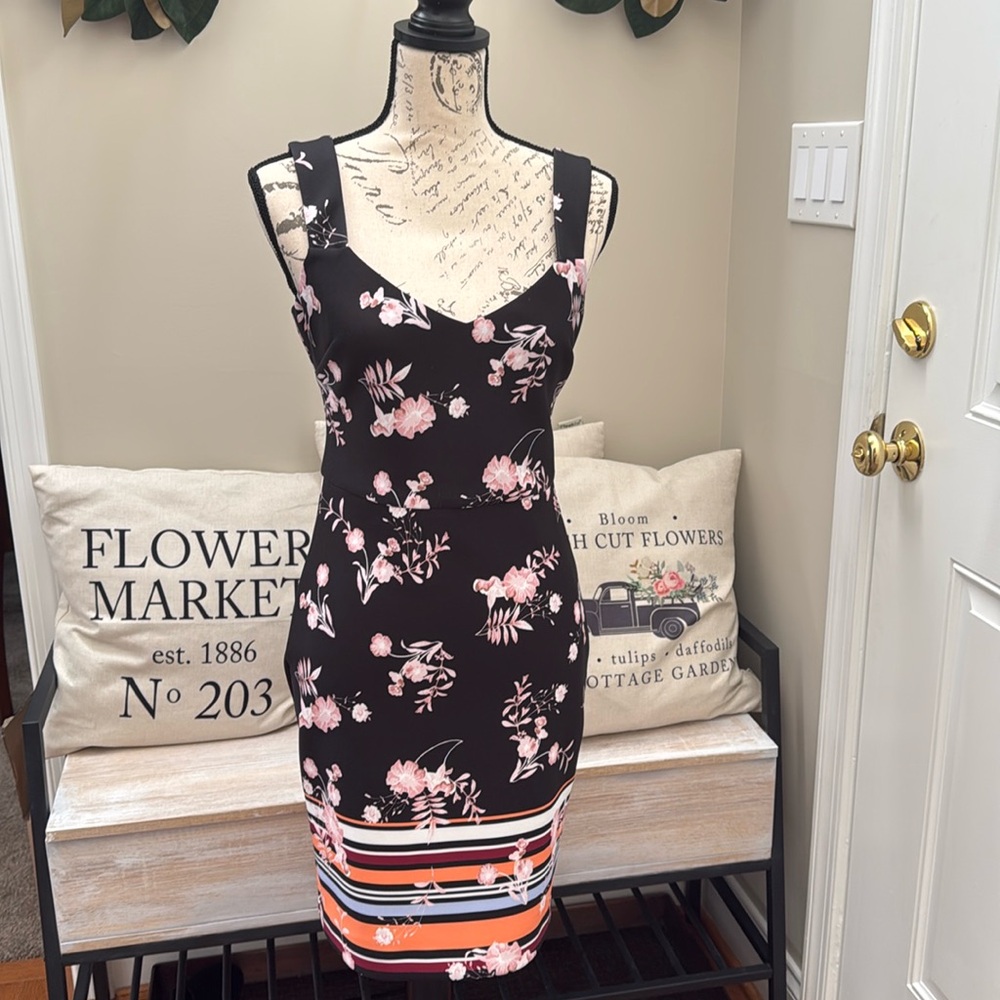 EUC Guess Size 6 Floral Dress